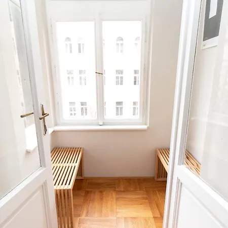 Apartamento Elegant,bright,best Location Praga