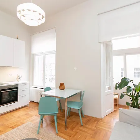 דירה Elegant,bright,best Location *