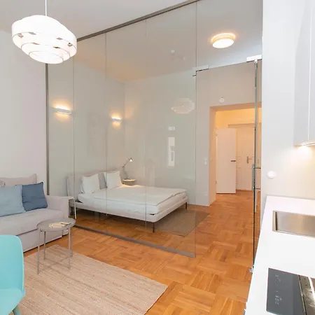 Elegant,bright,best Location