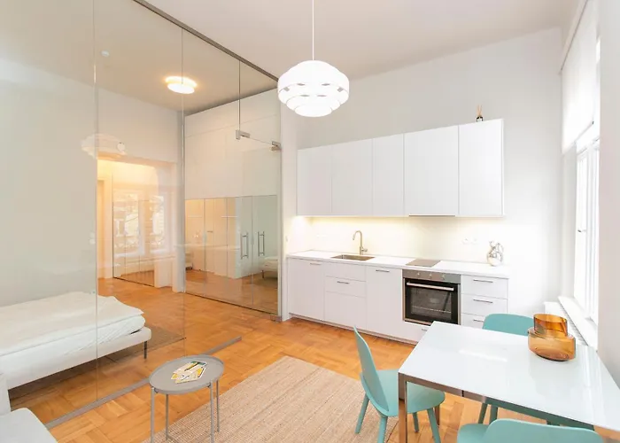 Elegant,bright,best Location 公寓