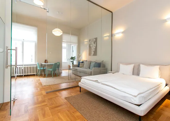 Elegant,bright,best Location 公寓